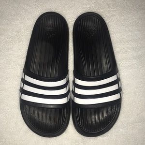 ADIDAS SLIDES